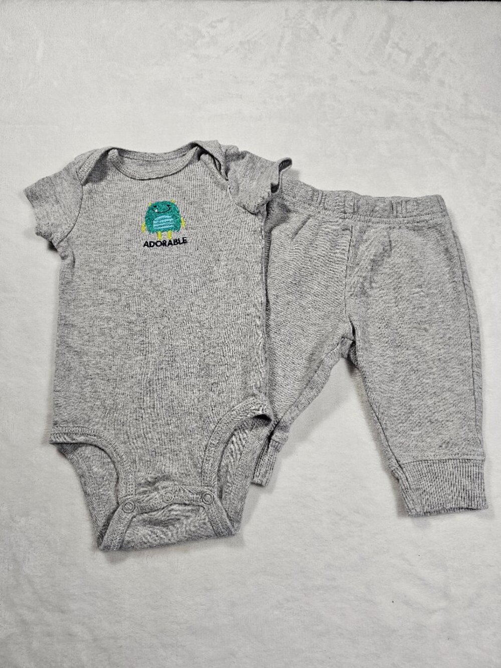 Simple Joys by Carter’s Baby Monster Bodysuit & Jogger Pants Set 0-3M Gray
